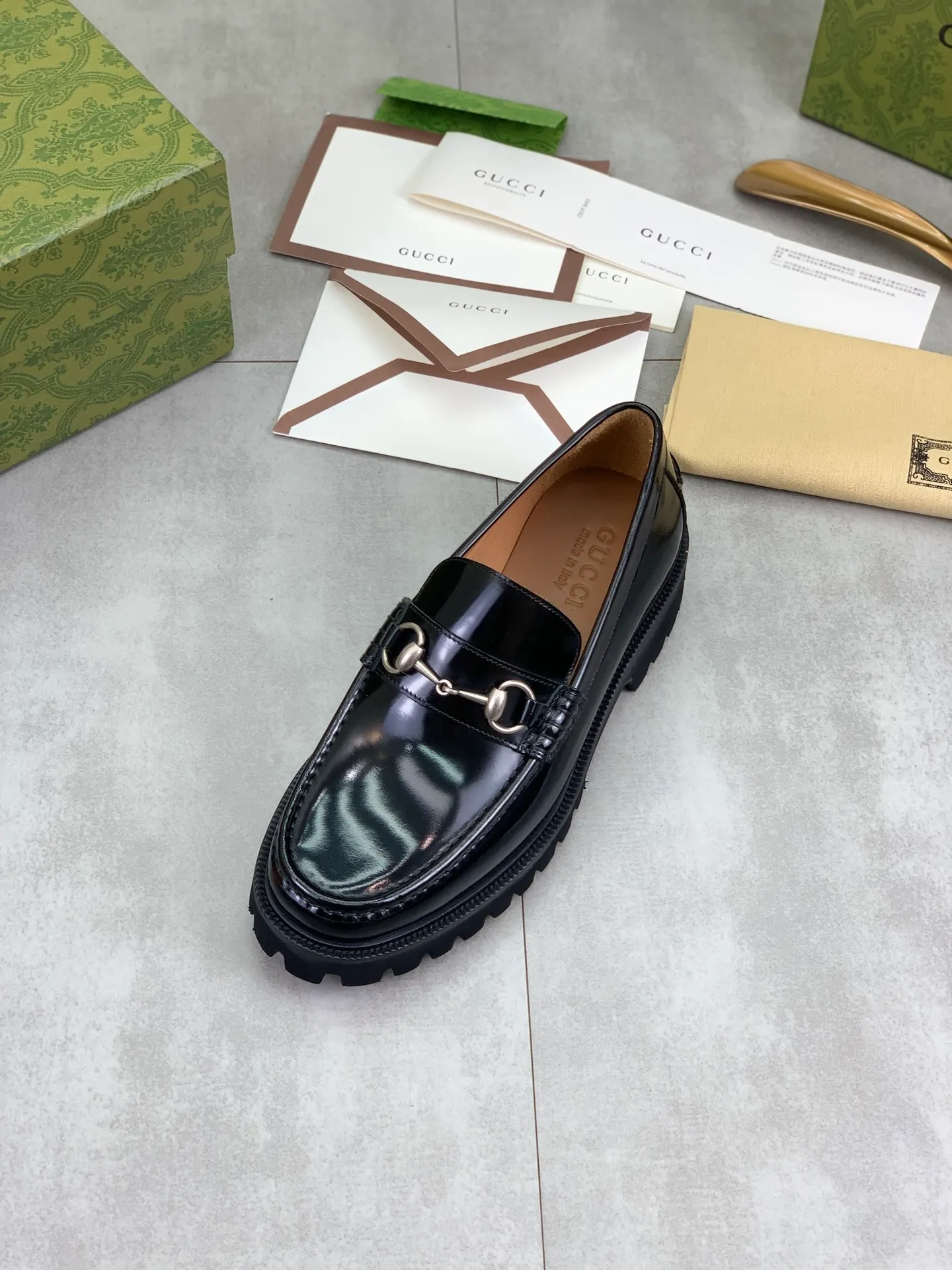 Factory price P840 💰💎💎💎Top version (original foam outsole) Brand: [GUCCi] Gucci's new business formal casual leather shoes Standard code: Men's size 39–45 (38 needs to be customized) Grade: Same style as the official website Original order quality Materials: Original open-edge beaded calfskin Water-dyed cowhide lining Original lightweight foam outsole Style category: Men's fashion Formal casual leather shoes, slip-on men's shoes series, young and fashionable, European and American trends, British style, casual matching, comfortable feet, color: multiple colors available, actual picture